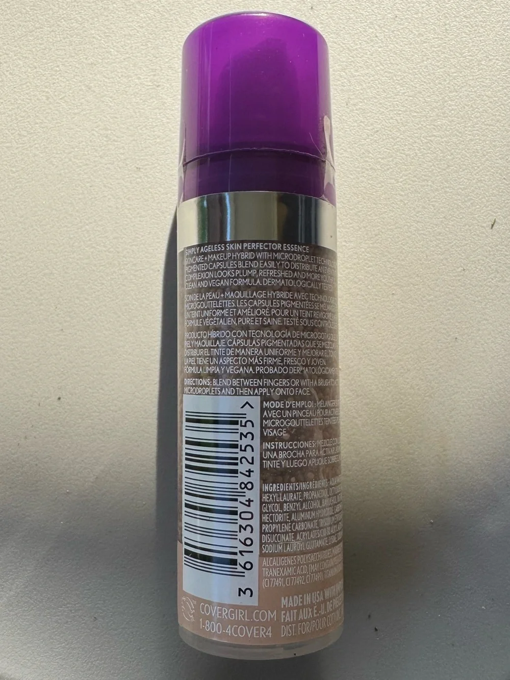 Covergirl Simply Ageless Skin Perfector Essence Foundation Shade Light-Medium